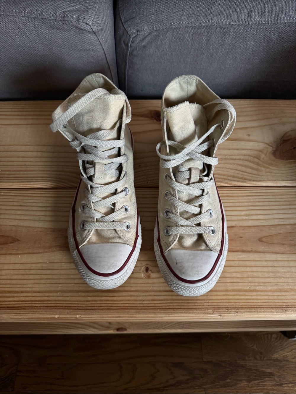 Converse Kids High-Top Sneakers in Beige with Red Trim